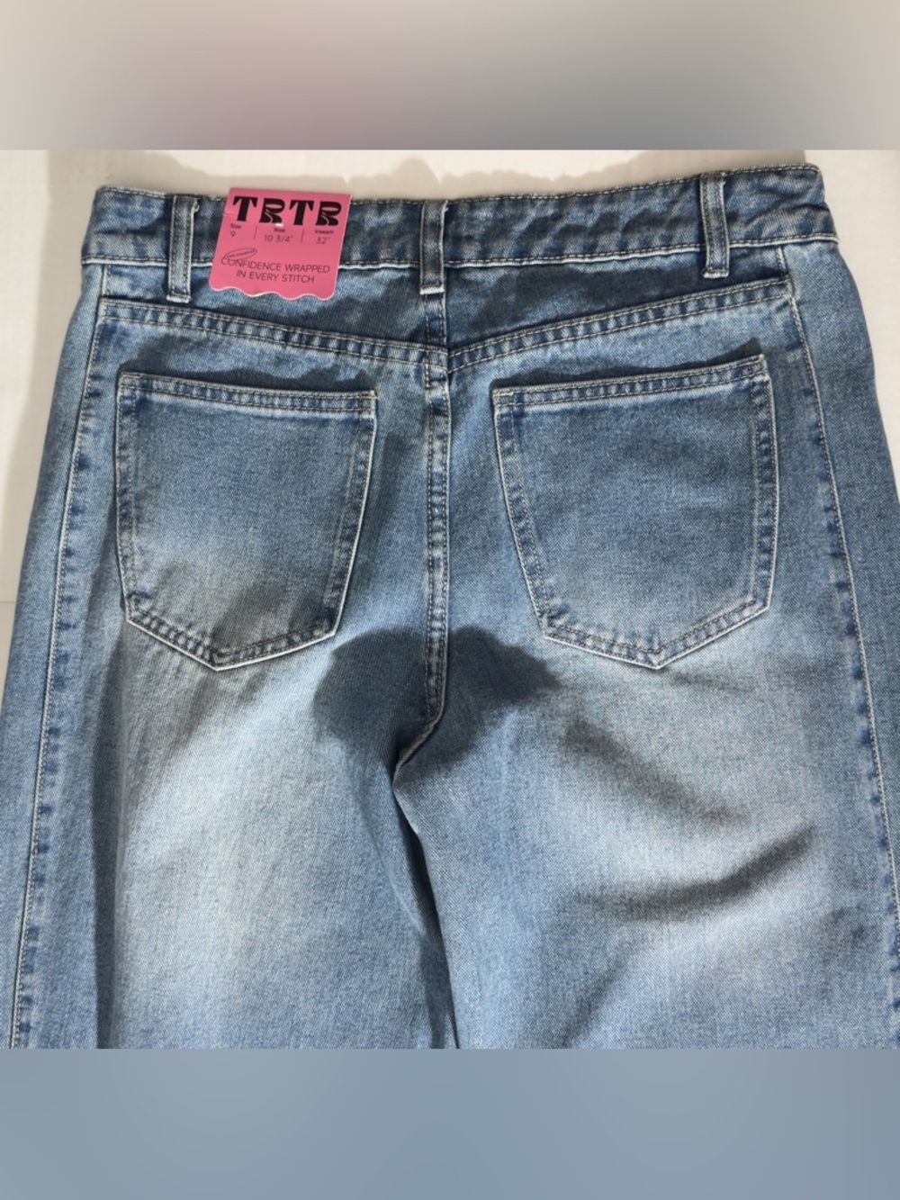 High-Rise Wide Leg Women’s Jeans in Light Blue with Embroidered Detail - Picture 8 of 16